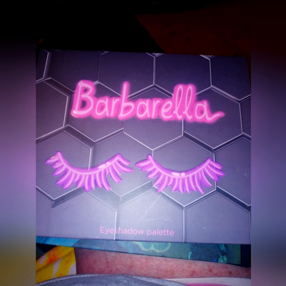 Barbarella Palette by beebeauty London